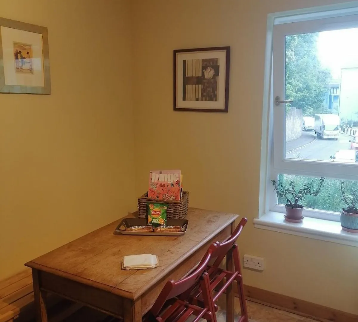 Feng Shui Flat For 4 Apartment Edinburgh