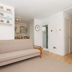  Apartment Centre Haven